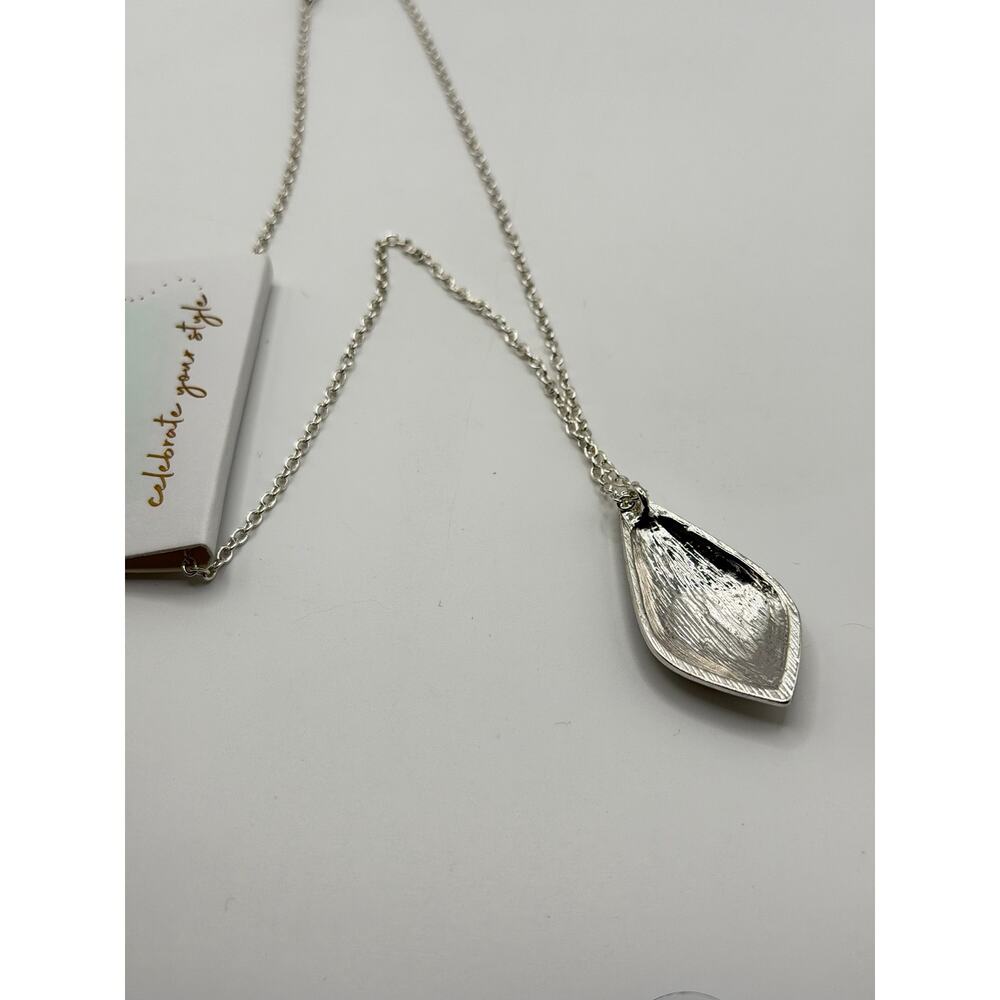 Silver Filigree Teardrop Pendant Necklace NWT - Picture 4 of 8
